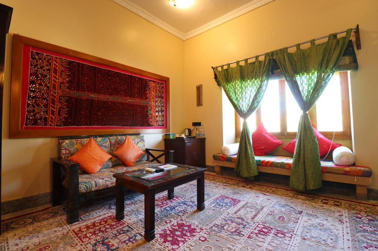 Hotel The Gulaal à Jaisalmer Extérieur photo